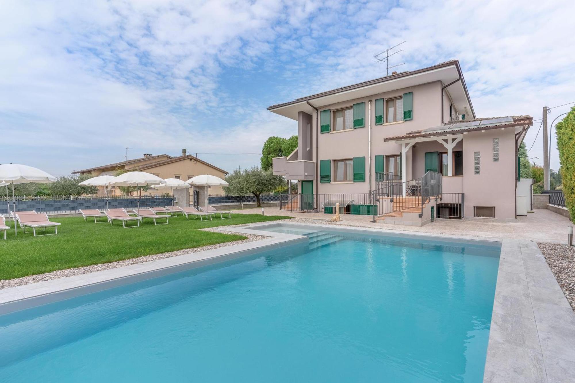 -Free Pool And Parking- Garda House Apartments Castelnuovo del Garda Exterior foto