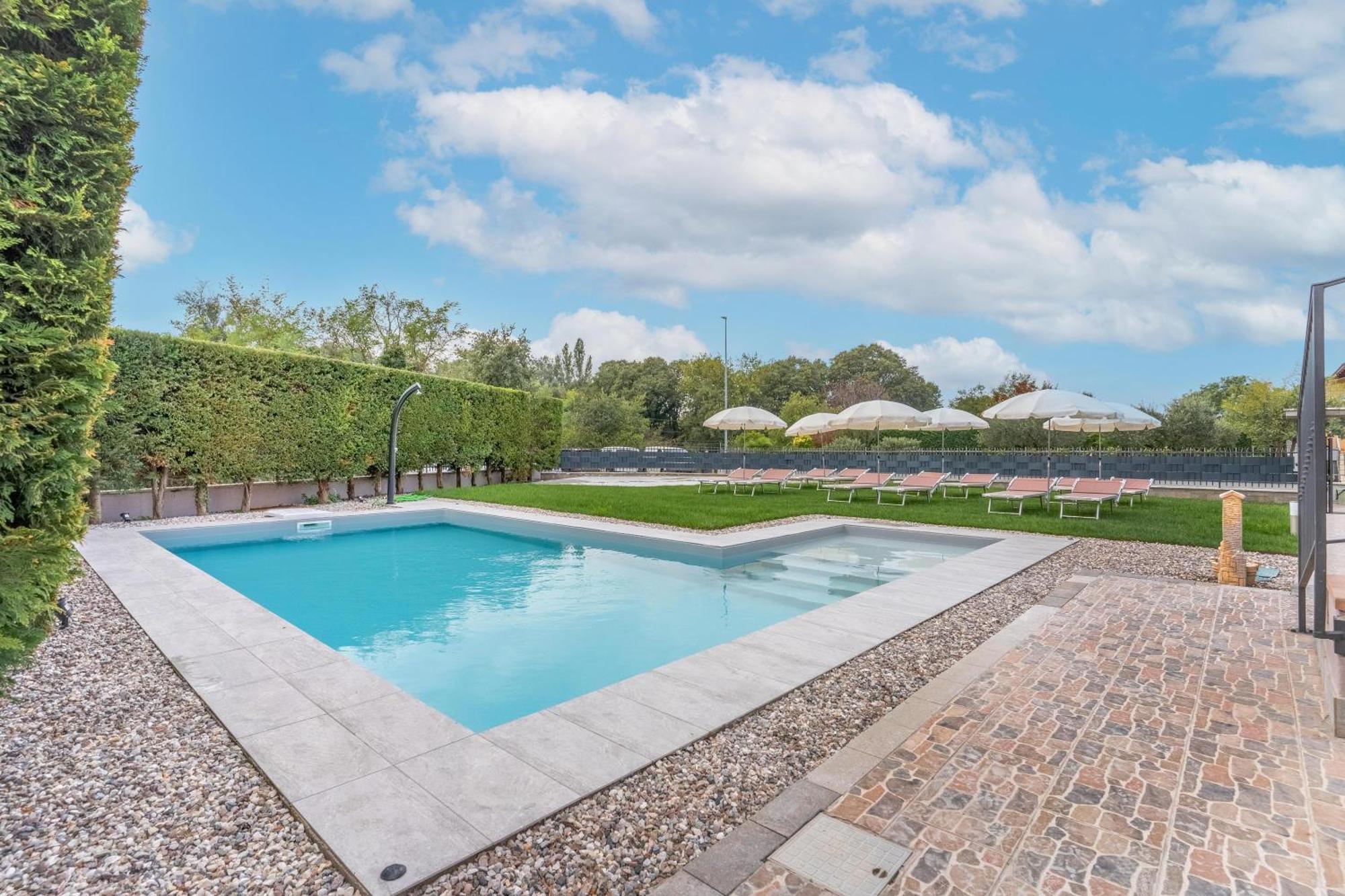 -Free Pool And Parking- Garda House Apartments Castelnuovo del Garda Exterior foto